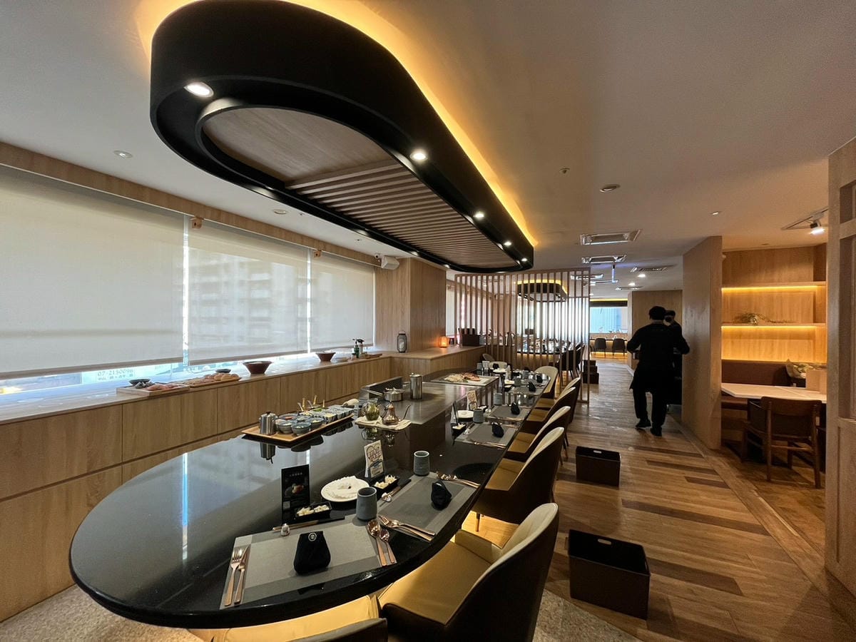 【高雄午餐】台北一位難求&零負評的無菜單鐵板燒- 明水然。 【高雄午餐】台北一位難求&零負評的無菜單鐵板燒- 明水然。