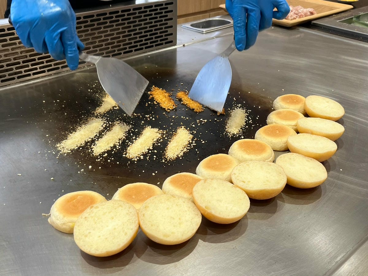 【高雄午餐】台北一位難求&零負評的無菜單鐵板燒- 明水然。 【高雄午餐】台北一位難求&零負評的無菜單鐵板燒- 明水然。