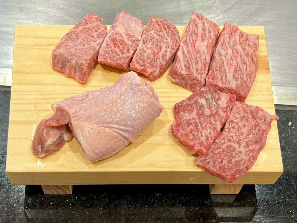 【高雄午餐】台北一位難求&零負評的無菜單鐵板燒- 明水然。 【高雄午餐】台北一位難求&零負評的無菜單鐵板燒- 明水然。