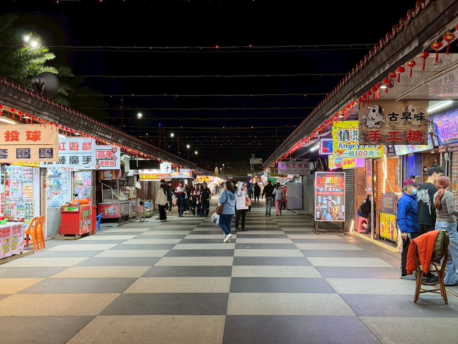【花蓮旅遊住宿●愛玩客推薦】入夜後請小心?全台首座沉浸式解謎飯店「偵探寓所 Mazor Hotel」 ,千元入住英倫復古風! - 第23張圖 【花蓮旅遊住宿●愛玩客推薦】入夜後請小心?全台首座沉浸式解謎飯店「偵探寓所 Mazor Hotel」 ,千元入住英倫復古風!