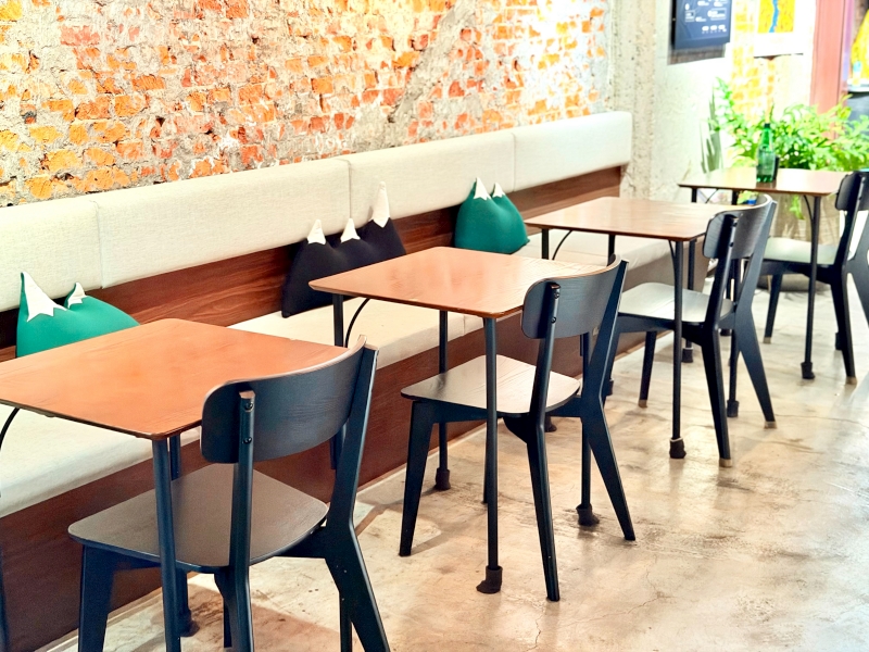 【基隆旅遊住宿●愛玩客推薦】雨島旅店 Drizzle Inn 開箱：走路2分鐘到廟口夜市！老屋改建、質感浴缸房與超美共享廚房