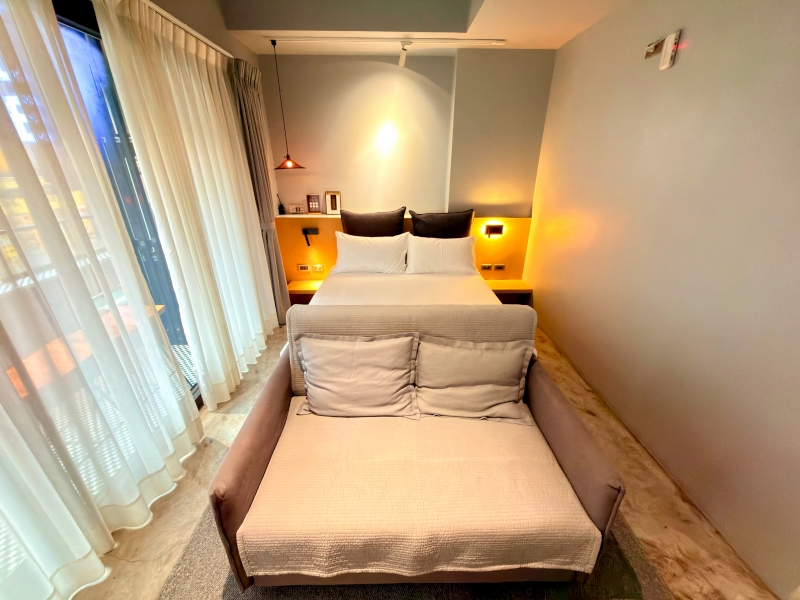 【基隆旅遊住宿●愛玩客推薦】雨島旅店 Drizzle Inn 開箱：走路2分鐘到廟口夜市！老屋改建、質感浴缸房與超美共享廚房